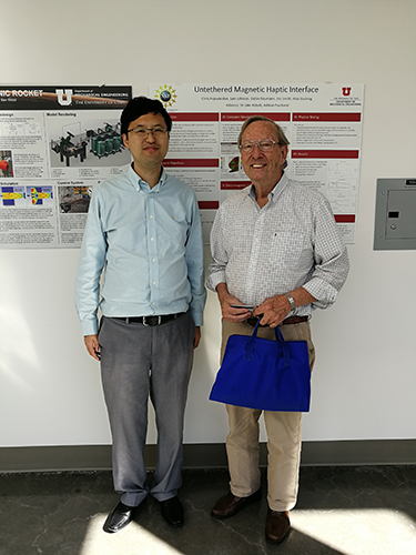 张力为研究员与犹他大学机械工程系教授、美国工程院院士Sidney Green结束讨论后合影 张力为研究员与犹他大学机械工程系教授、美国工程院院士Sidney Green结束讨论后合影